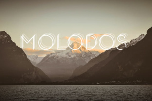 Molodos Light: A Typeface That Elevates Handmade Design